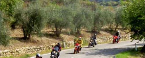 tour in moto stradale
